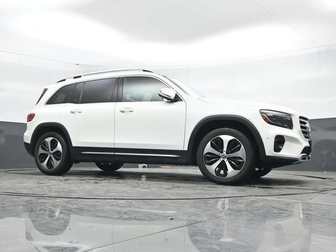Used 2025 Mercedes-Benz GLB 250 4MATIC image 44