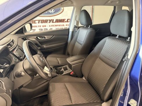 Used 2020 Nissan Rogue SV image 16