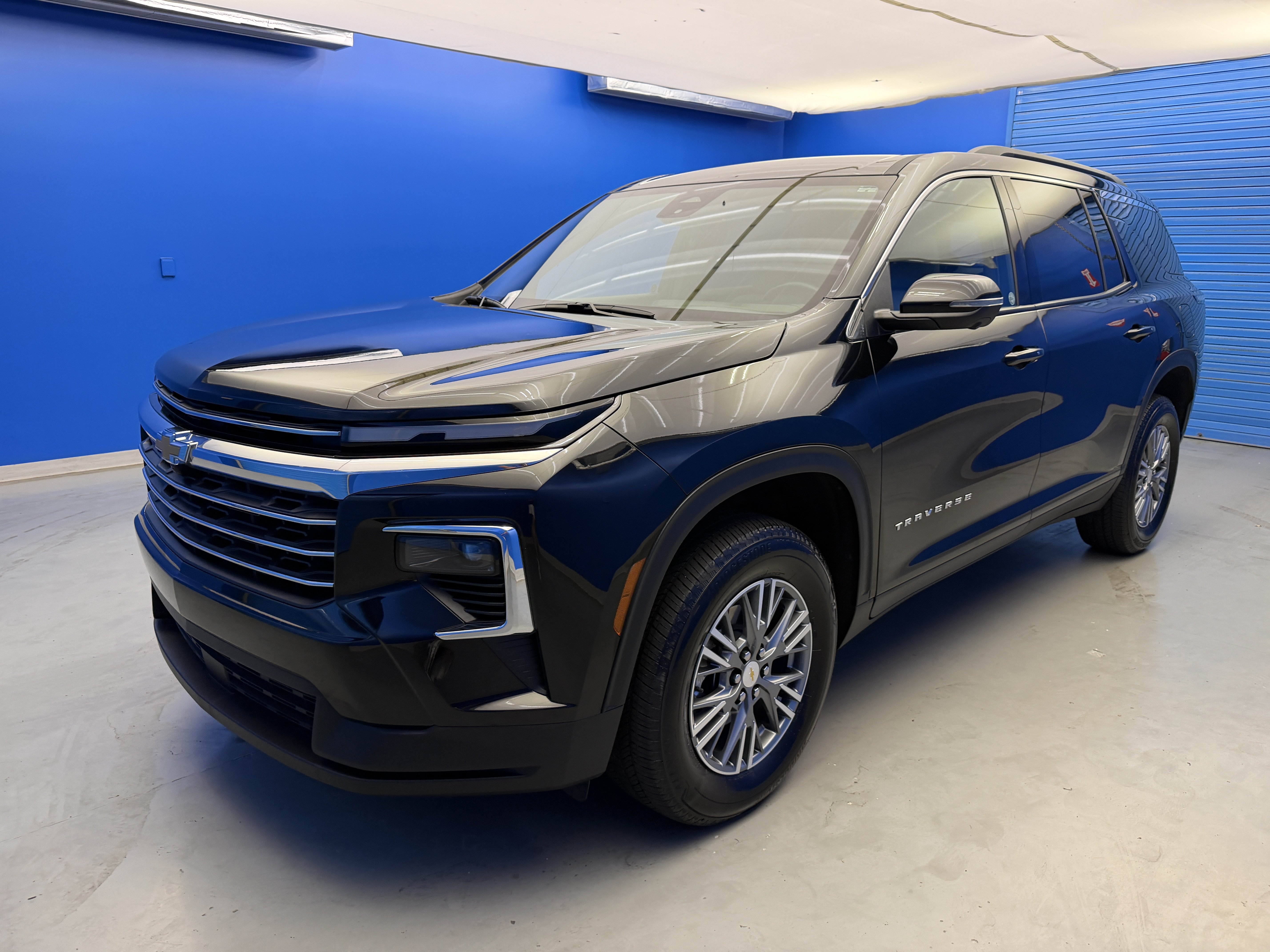 Used 2026 Chevrolet Traverse LT w/ Driver Confidence Package FWD image 4