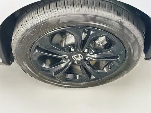 Used 2025 Honda Accord SE image 11