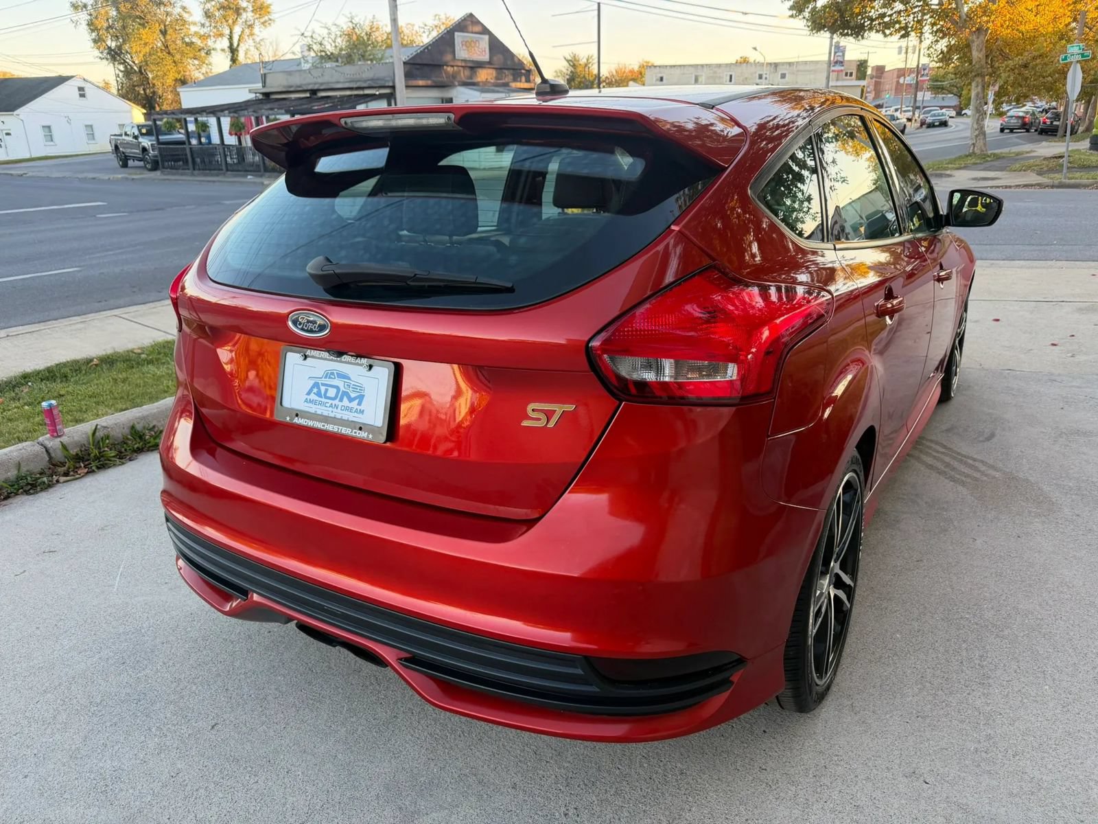 Used 2018 Ford Focus ST FWD image 6