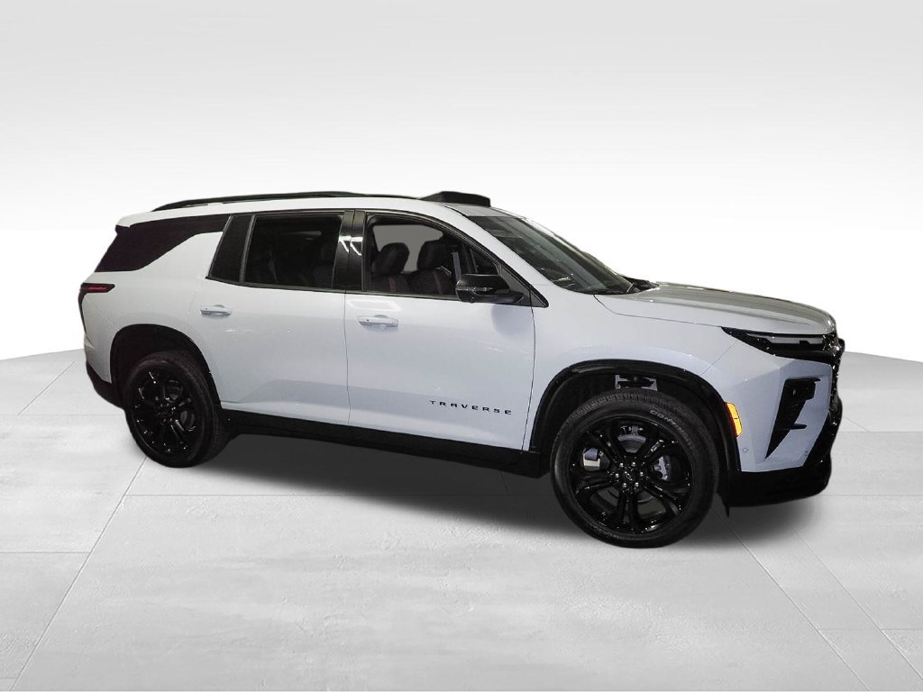 New 2027 Chevrolet Traverse RS w/ LPO, Floor Liner Package FWD image 2