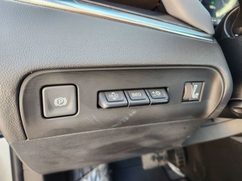 Used 2024 Buick Enclave Premium image 13