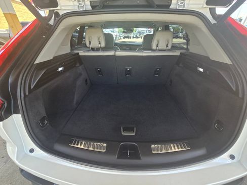 Used 2019 Cadillac XT4 Premium Luxury FWD image 44