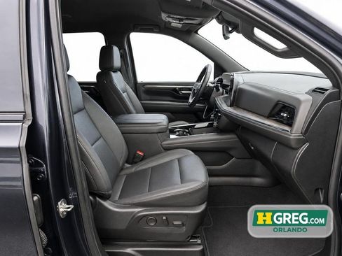 Used 2025 Chevrolet Suburban Z71 AWD/4WD image 14
