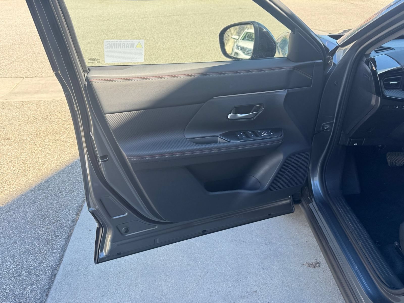 Used 2026 Nissan Kicks SR FWD image 18