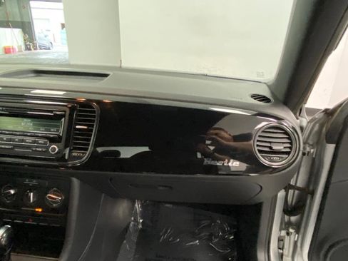 Used 2014 Volkswagen Beetle 1.8T image 23