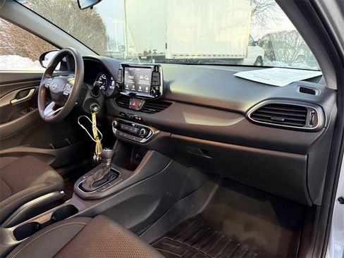 Used 2020 Hyundai Elantra GT image 34