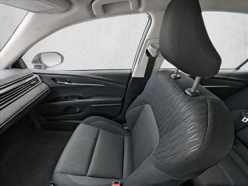 Used 2025 Toyota Camry LE FWD image 19