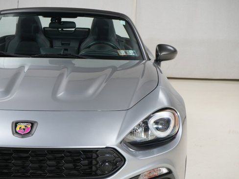 Used 2017 FIAT 124 Spider Abarth image 11
