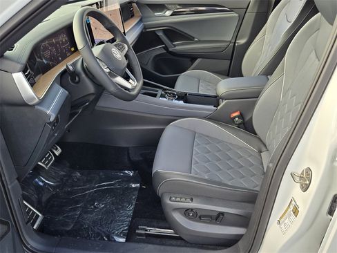 New 2026 Volkswagen Tiguan SEL R-Line image 6