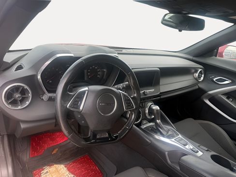 Used 2017 Chevrolet Camaro LT RWD image 4