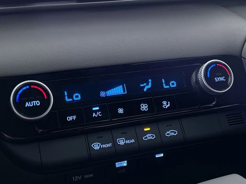 Used 2025 Hyundai Elantra Sport image 21