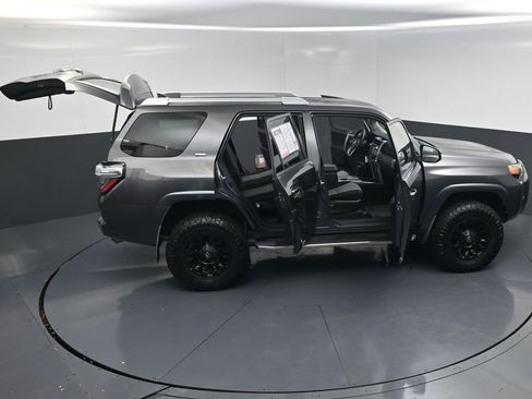 Used 2015 Toyota 4Runner SR5 image 23