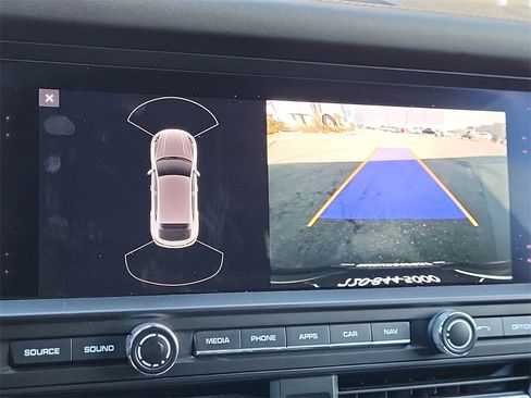 Used 2020 Porsche Macan Turbo image 25