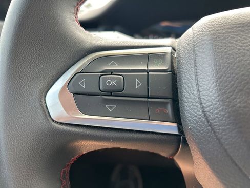 Used 2024 Jeep Compass Trailhawk image 19