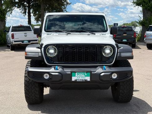 Used 2024 Jeep Wrangler Unlimited AWD/4WD image 3