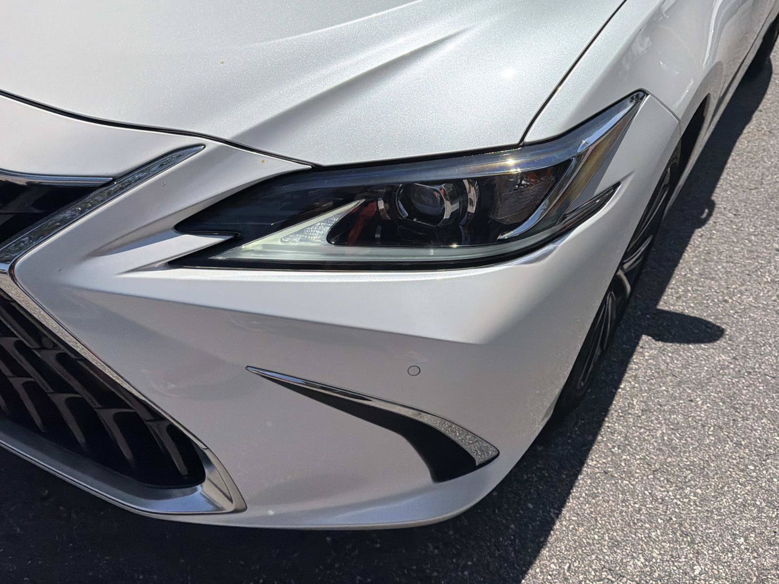 Used 2025 Lexus ES 350 w/ Premium Package FWD image 9