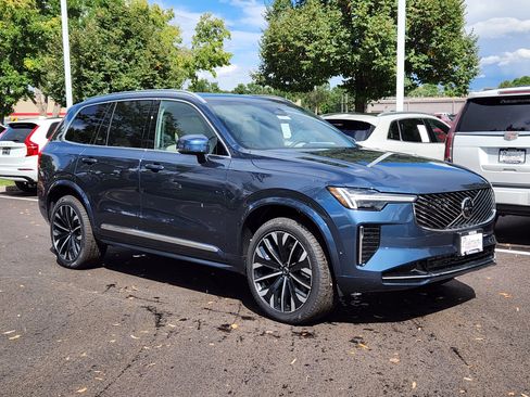 New 2026 Volvo XC90 T8 Plus w/ Protection Package Premier image 15