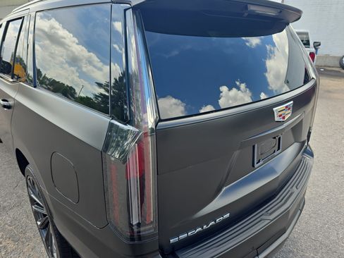 Used 2025 Cadillac Escalade V AWD/4WD image 36