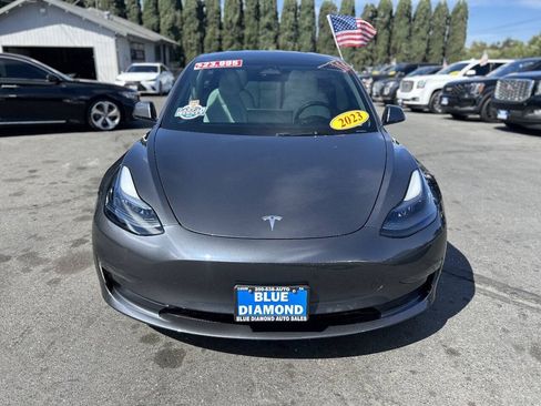 Used 2023 Tesla Model 3 Standard Range RWD image 2