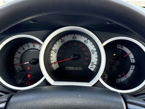 Used 2014 Toyota Tacoma 2WD Regular Cab image 21