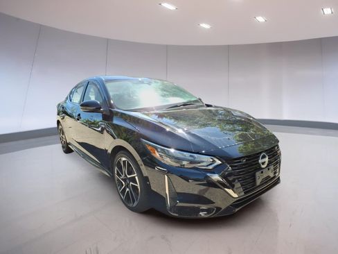 Used 2024 Nissan Sentra SR w/ Trunk Package FWD image 1