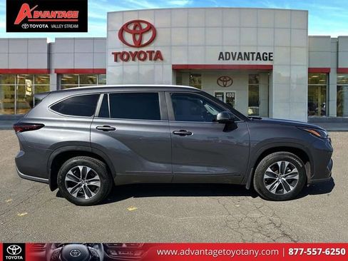 Certified 2025 Toyota Highlander XLE image 5
