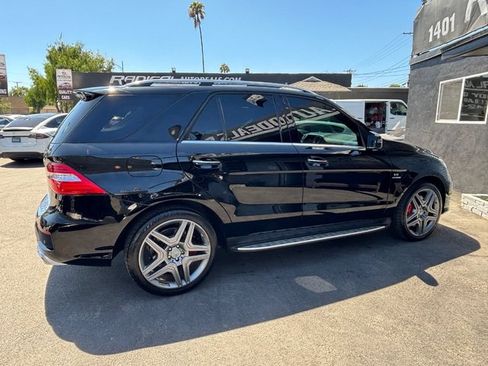 Used 2015 Mercedes-Benz ML 63 AMG 4MATIC w/ AMG Performance Package image 28