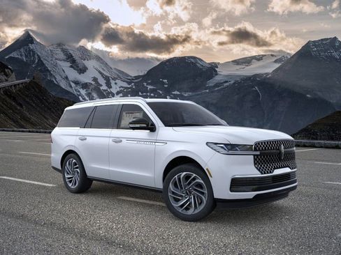 New 2025 Lincoln Navigator Reserve image 7
