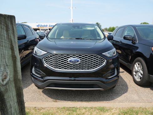Used 2024 Ford Edge SEL AWD/4WD image 2