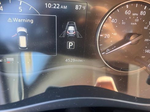 Used 2024 Nissan Kicks SR w/ SR Premium Package FWD image 8