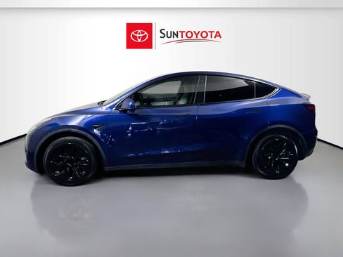 Used 2022 Tesla Model Y Long Range image 7