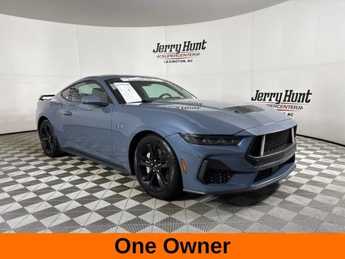 Used 2025 Ford Mustang GT RWD image 4