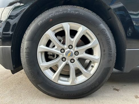 Used 2018 Chevrolet Equinox LS FWD image 24