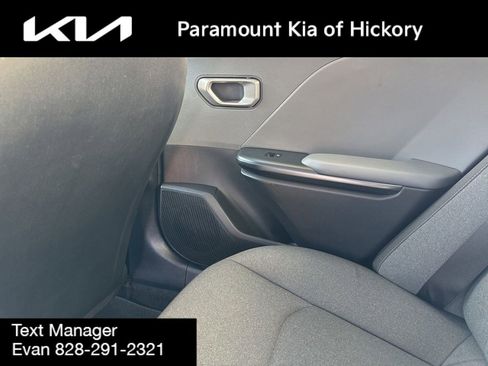 Used 2025 Kia K4 LXS image 15