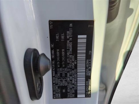 Used 2018 Toyota Highlander XLE image 24