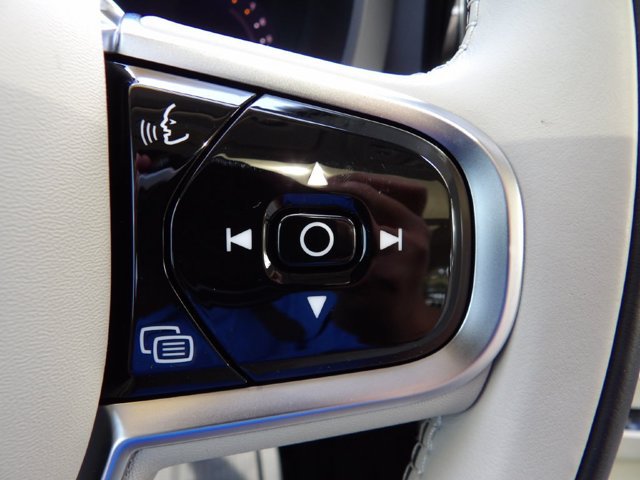Certified 2024 Volvo XC60 B5 Plus w/ Climate Package AWD/4WD image 21