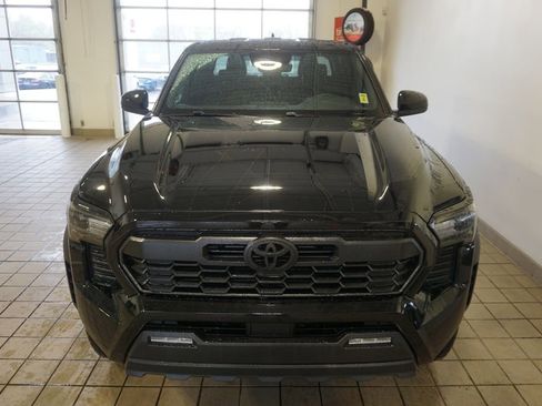 Used 2024 Toyota Tacoma TRD Off-Road AWD/4WD image 13