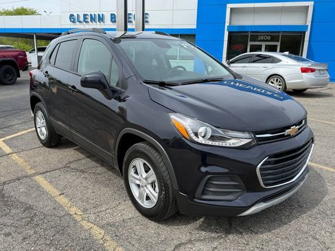 Certified 2022 Chevrolet Trax LT w/ LT Convenience Package AWD/4WD image 8