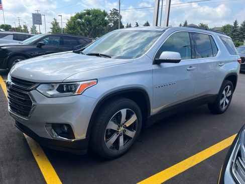 Certified 2021 Chevrolet Traverse LT w/ LT Premium Package FWD image 1