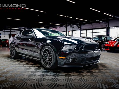 Used 2013 Ford Mustang Shelby GT500 RWD image 29