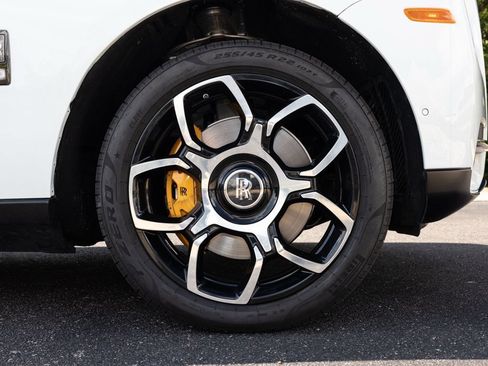 Certified 2022 Rolls-Royce Cullinan Black Badge w/ Dark Exterior Package AWD/4WD image 92