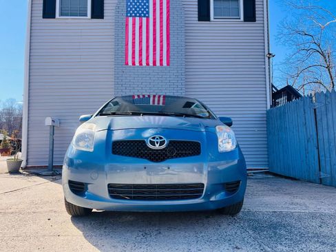 Used 2008 Toyota Yaris 2-Door Hatchback image 4