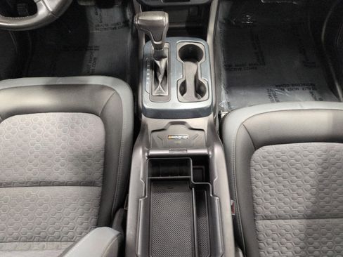 Used 2019 Chevrolet Colorado Z71 w/ Z71 Midnight Edition AWD/4WD image 17