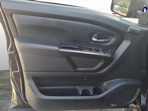 Used 2024 Nissan Titan PRO-4X w/ Pro-4x Convenience Package image 11