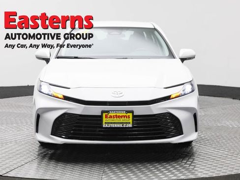 Used 2025 Toyota Camry LE FWD image 2