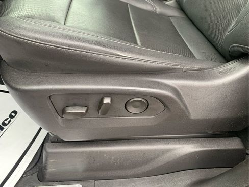 Used 2023 GMC Sierra 1500 SLT w/ SLT Convenience Package image 18