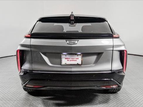 Used 2024 Cadillac Lyriq Tech RWD image 7