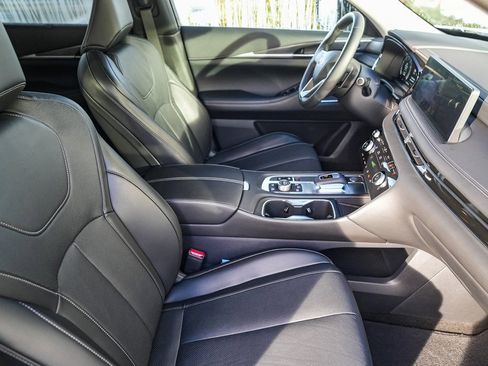 Certified 2025 INFINITI QX60 Luxe image 15